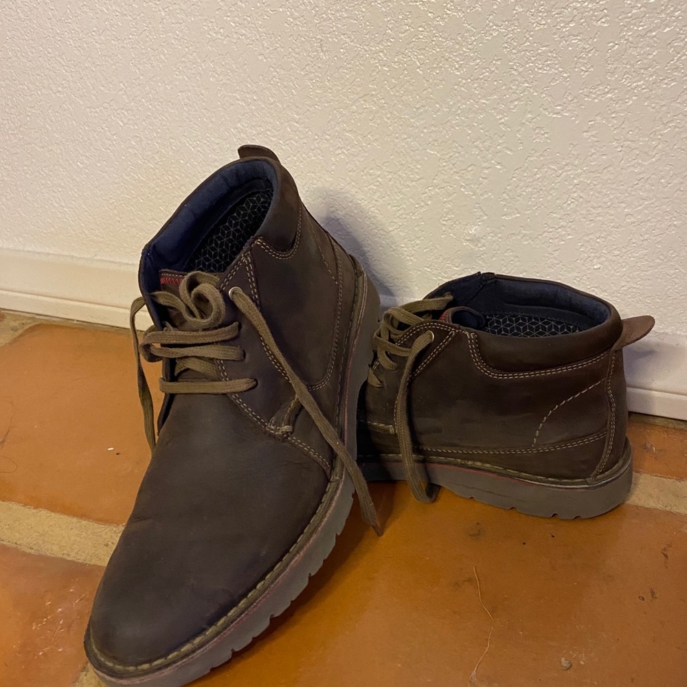 Clark’s dark brown chukka